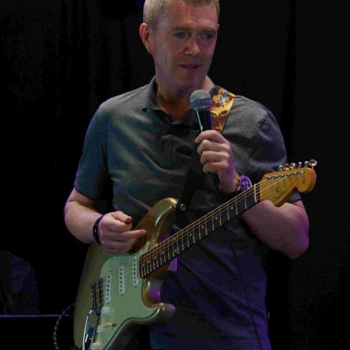 Bryan Guitar working professionals students